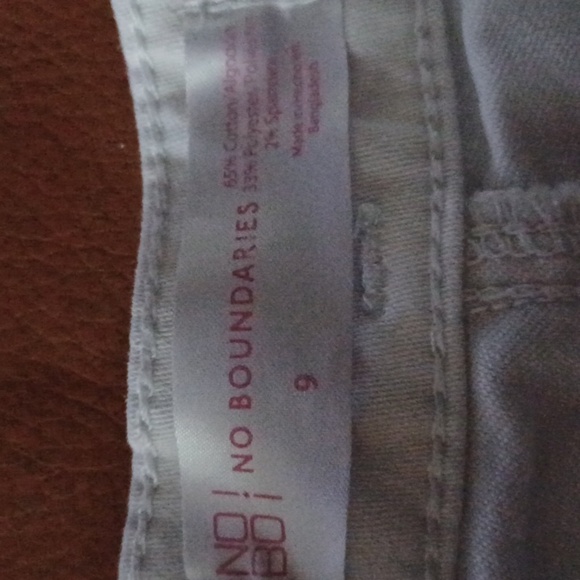 🌺no Boundaries  White  Shorts - Picture 3 of 5